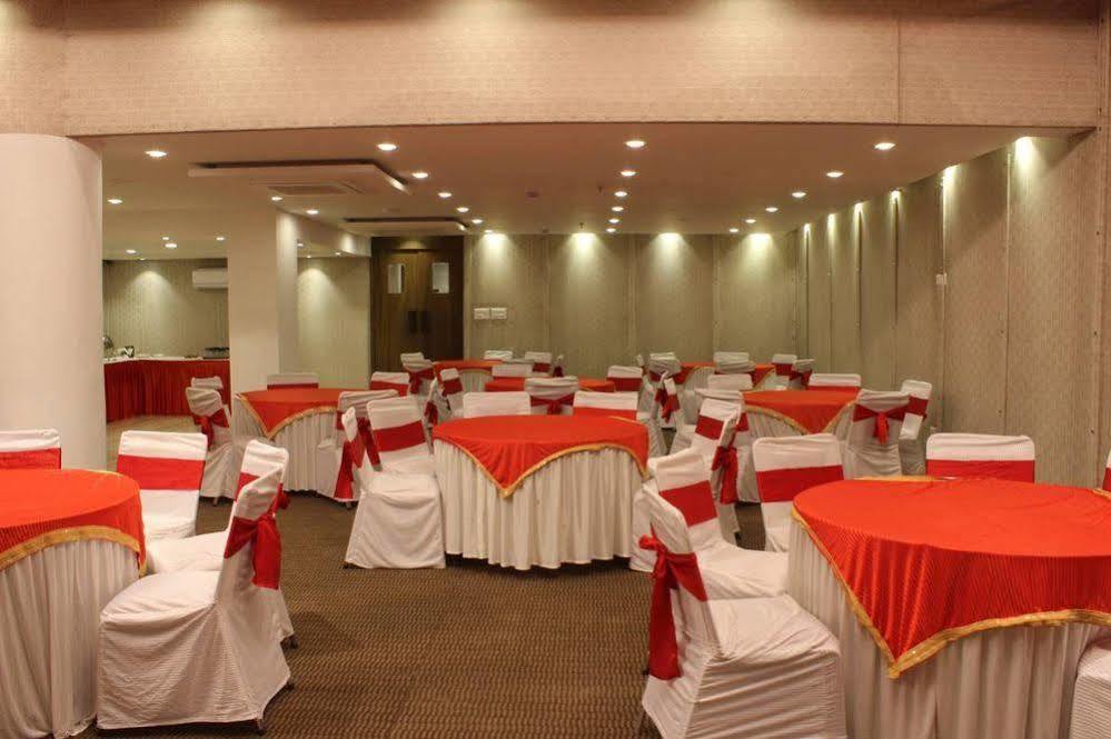 Fabhotel Radiant Star Lalkothi Jaipur Exterior photo